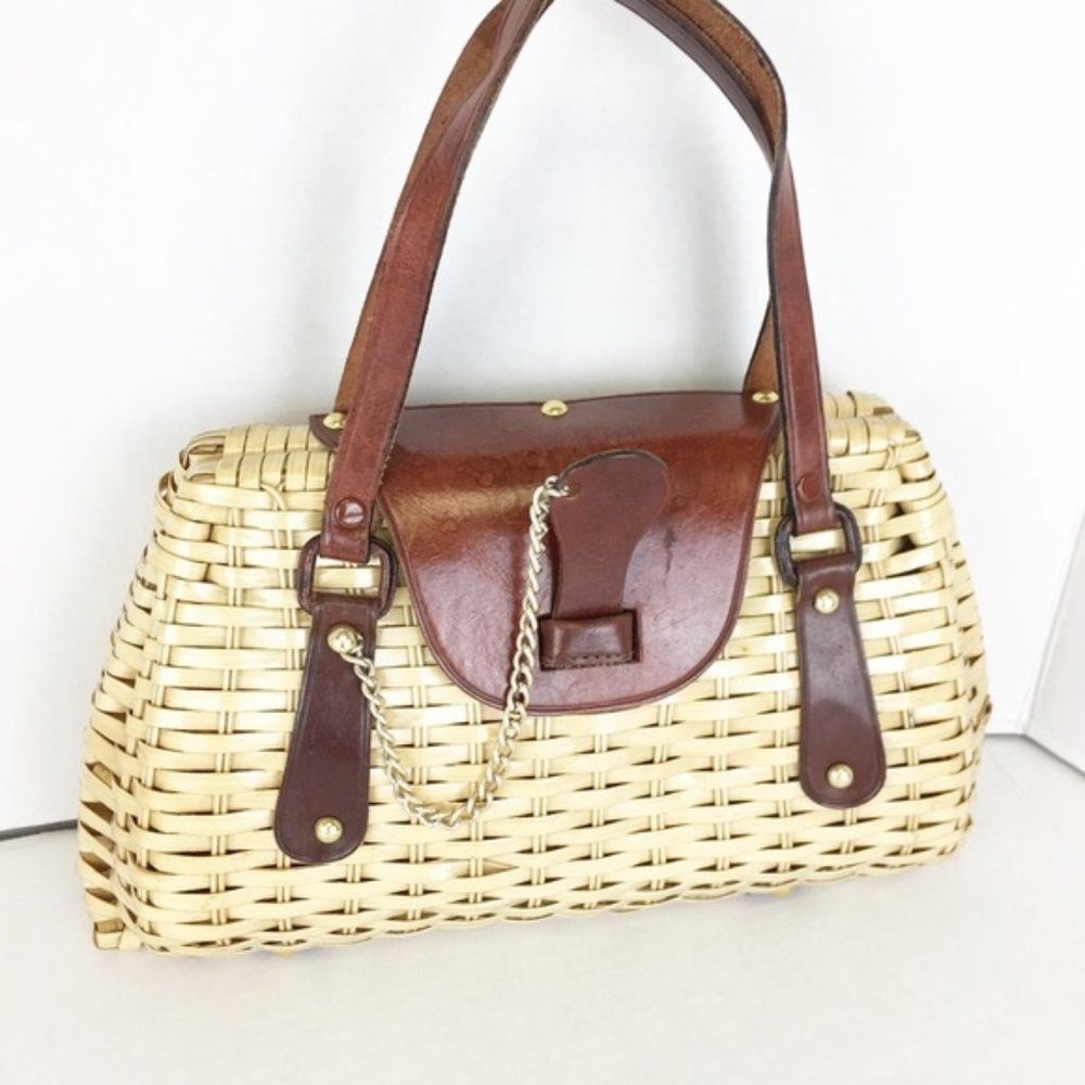 Medium Size Straw Style Purse